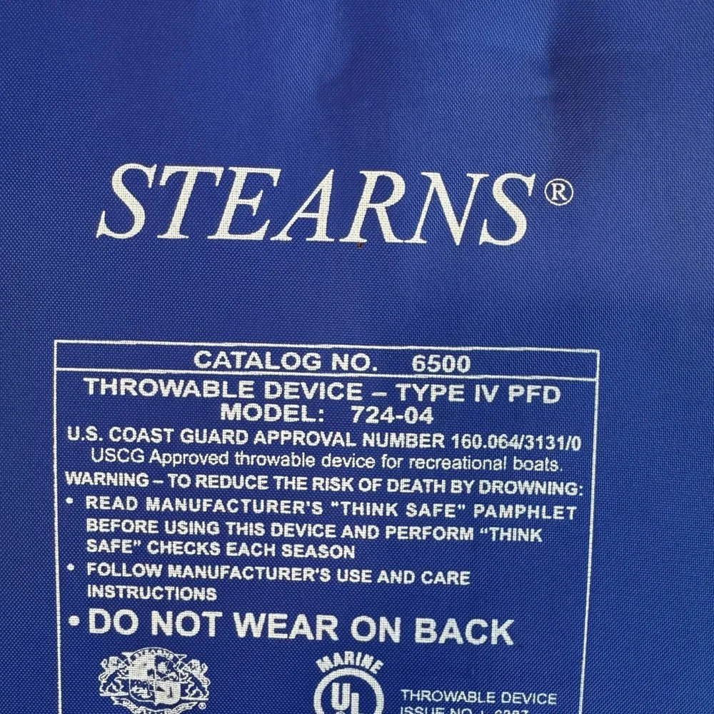 Stearns Boating Throwable Device Type IV PFD Model #72404 16 X 15 X 3 Blue